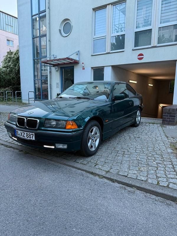 Grün Gebraucht 1997 BMW 316 Basis Coupé | 4.600 € (Fairer Preis) - Bild 1/4