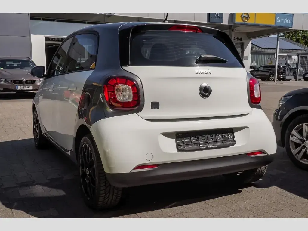 Gebraucht Smart ForFour Electric Drive 41 kW (56 PS) 2020 Weiß Kleinwagen