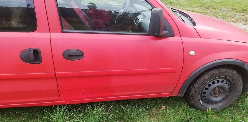 Rot Gebraucht 2004 Opel Combo Van / Kleinbus | 1.000 € (Superpreis) - Bild 1/4