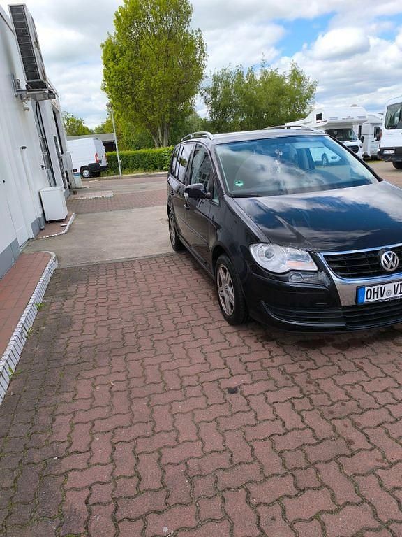 Schwarz Gebraucht 2008 VW Touran United Van / Kleinbus | 3.400 € - Bild 1/4
