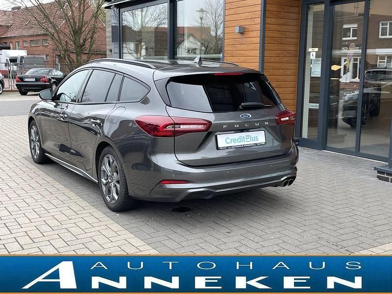 Gebraucht Ford Focus ST-Line 125 PS (91 kW) 2024 Grau Limousine