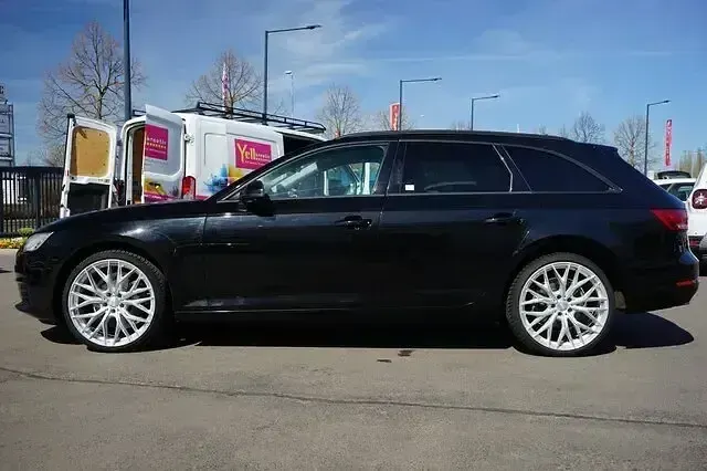 Używany Audi A4 Comfort 150 KM (110 kW) 2017 Czarny Kombi