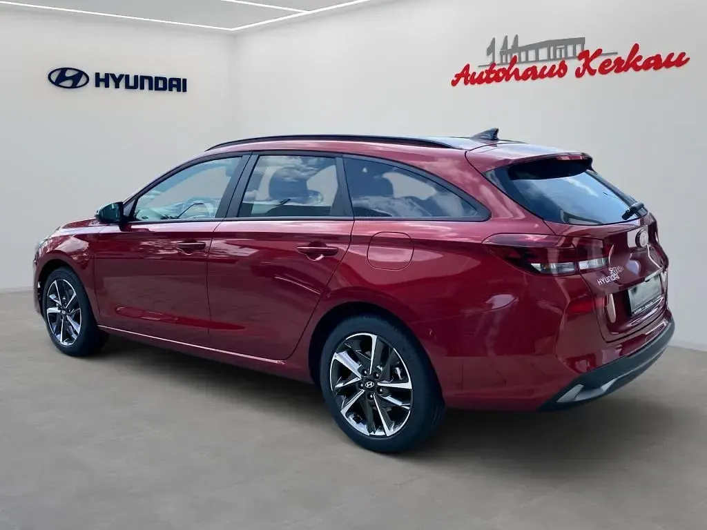 Gebraucht Hyundai i30 Advantage 101 PS (74 kW) 2026 Rot Kombi