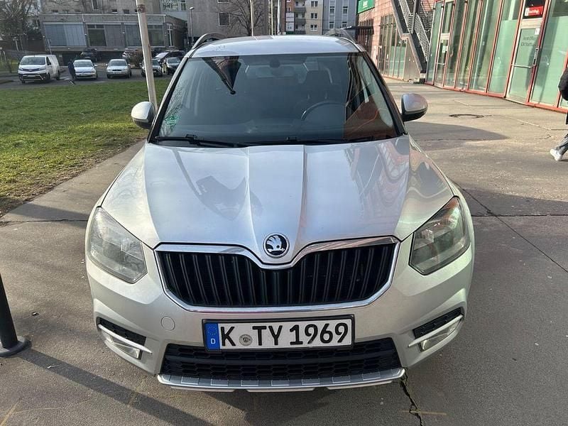 Silber Gebraucht 2017 Skoda Yeti Adventure SUV | 11.500 € (Superpreis) - Bild 1/4