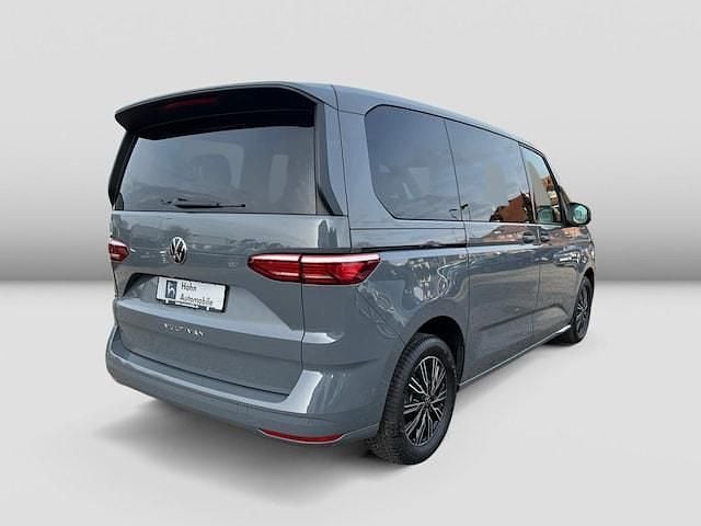Gebraucht VW Multivan Basis 150 PS (110 kW) 2025 Grau Van