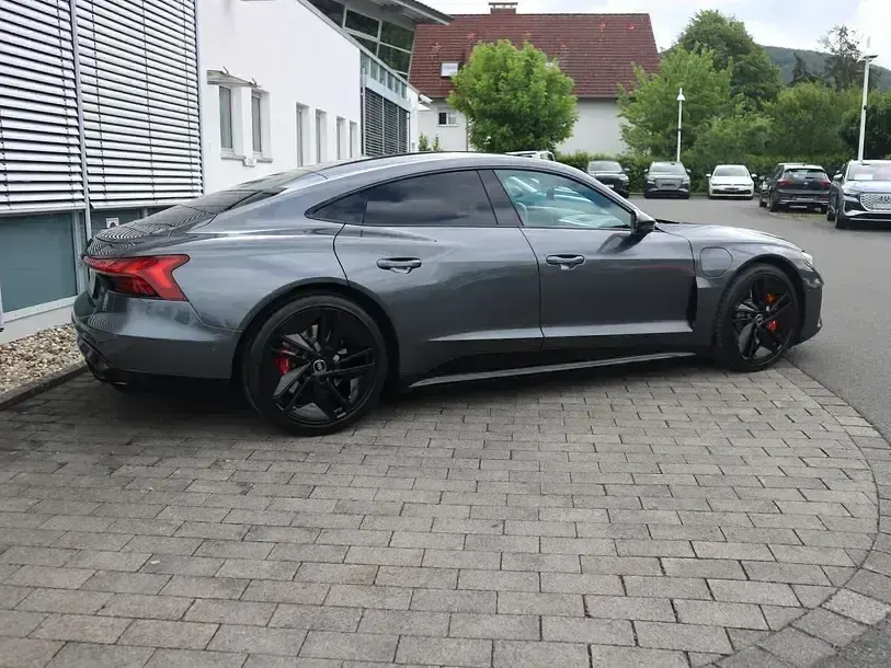 Gebraucht Audi RS e-tron GT Ambiente 439 kW (598 PS) 2023 Daytonagrau perleffekt Limousine