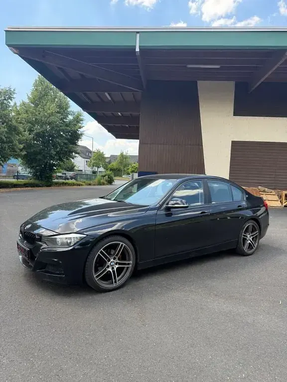 Gebraucht BMW 318 Performance 143 PS (105 kW) 2014 Schwarz Limousine