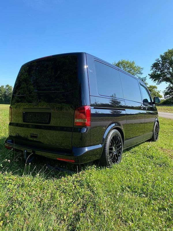 Schwarz Gebraucht 2015 VW T5 Van | 33.500 € - Bild 1/4