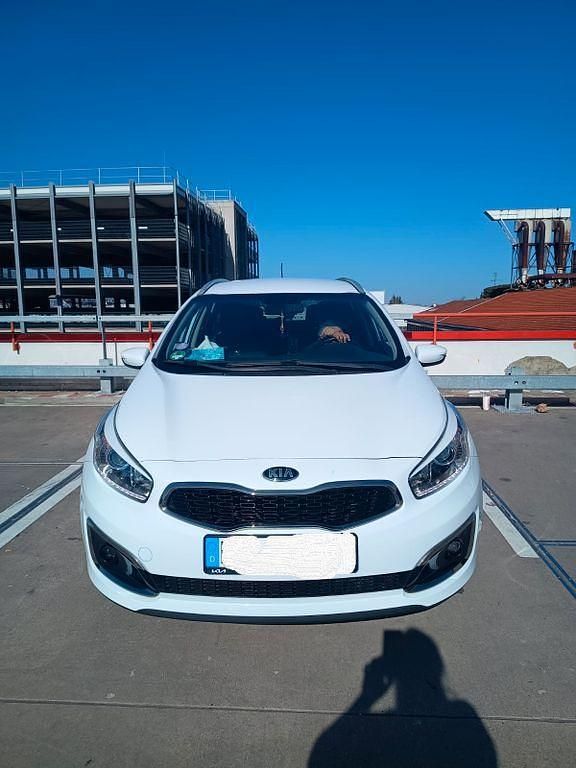 Gebraucht Kia Ceed DREAM-TEAM Edition 184 PS (135 kW) 2016 Weiß Kleinwagen