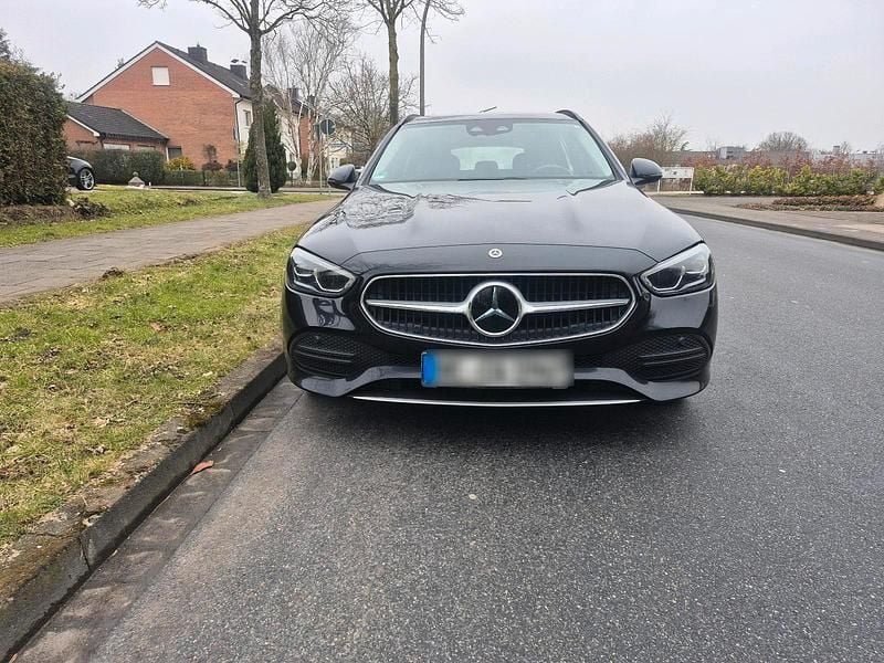 Gebraucht Mercedes C200 163 PS (119 kW) 2022 Schwarz Kombi