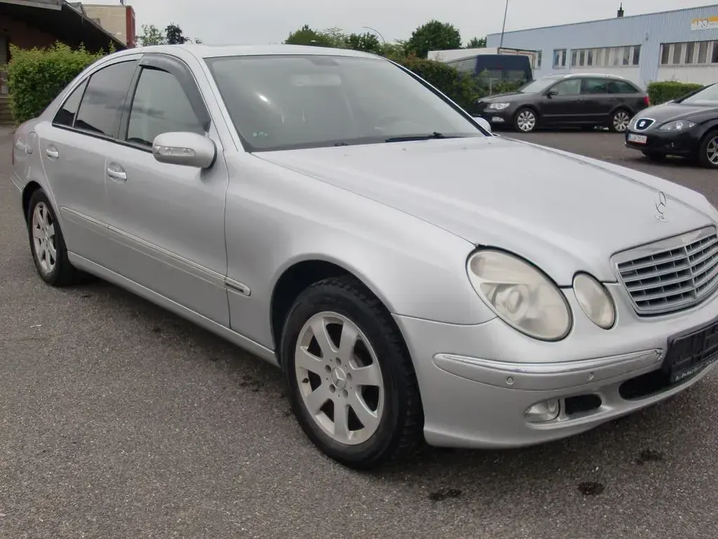 Gebraucht Mercedes E240 Elegance 177 PS (130 kW) 2002 Grau Limousine
