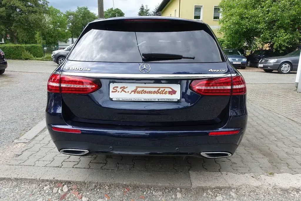 Gebraucht Mercedes E300 AMG 306 PS (225 kW) 2022 Blau Limousine
