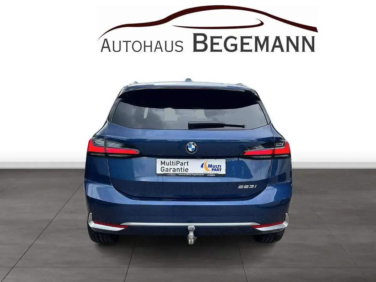 Gebraucht BMW 223 Active Tourer Luxury Line 218 PS (160 kW) 2023 Blau Van / Kleinbus