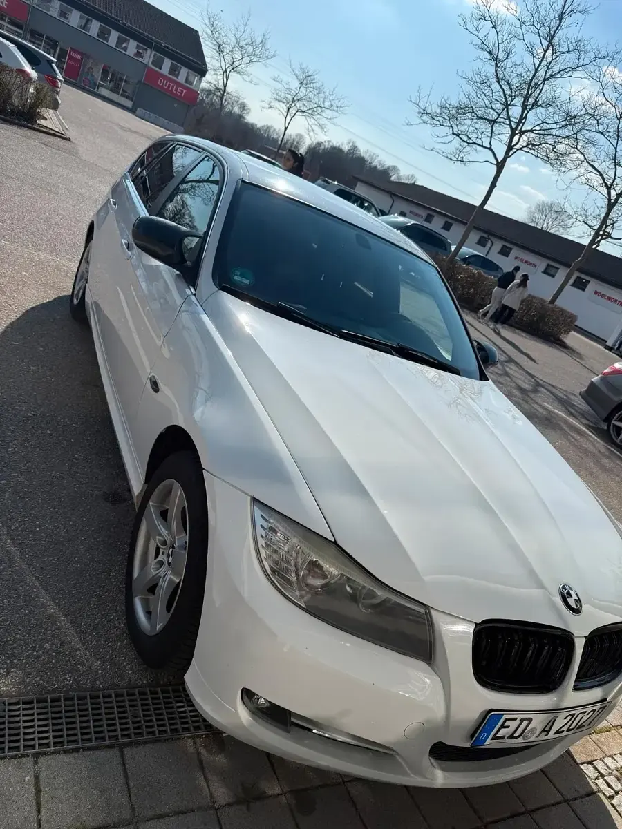 Gebraucht BMW 320 184 PS (135 kW) 2012 Weiß Kombi