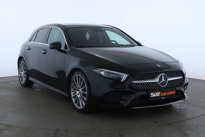 Schwarz Gebraucht 2022 Mercedes A250 AMG line Limousine | 27.990 € (Guter Preis) - Bild 1/4