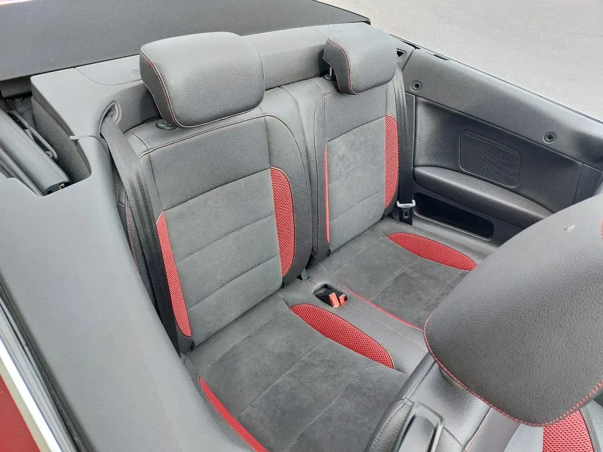 Gebraucht VW Golf Cabriolet Design 122 PS (89 kW) 2012 Rot Cabrio
