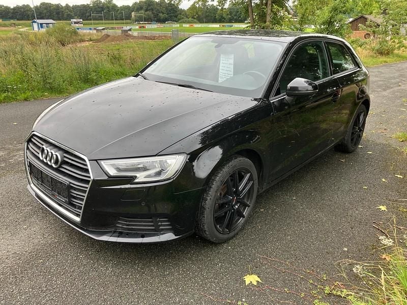 Schwarz Gebraucht 2016 Audi A3 Limousine | 7.700 € (Superpreis) - Bild 1/4