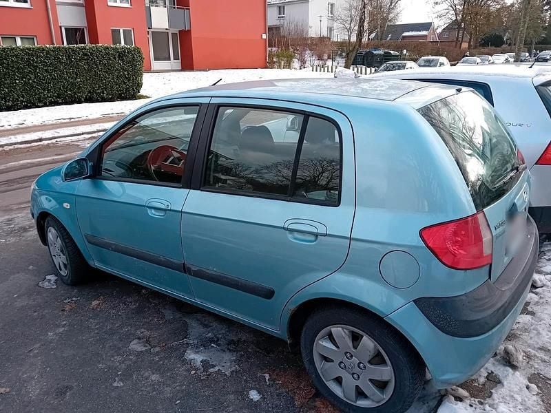 Second-hand Hyundai Getz 63 CP (46 kW) 2006 Albastru Hatchback