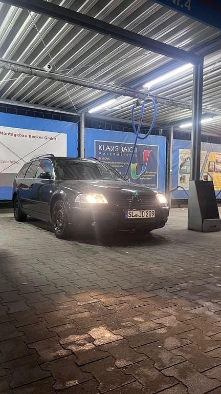 Gebraucht VW Passat Basis 101 PS (74 kW) 2004 Schwarz Kombi