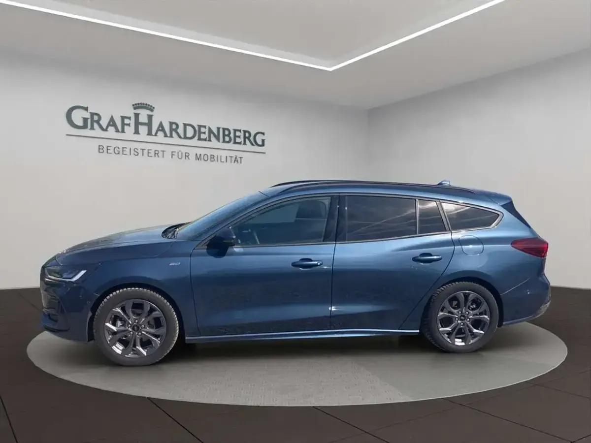 Gebraucht Ford Focus ST-Line X 125 PS (91 kW) 2023 Blau Limousine