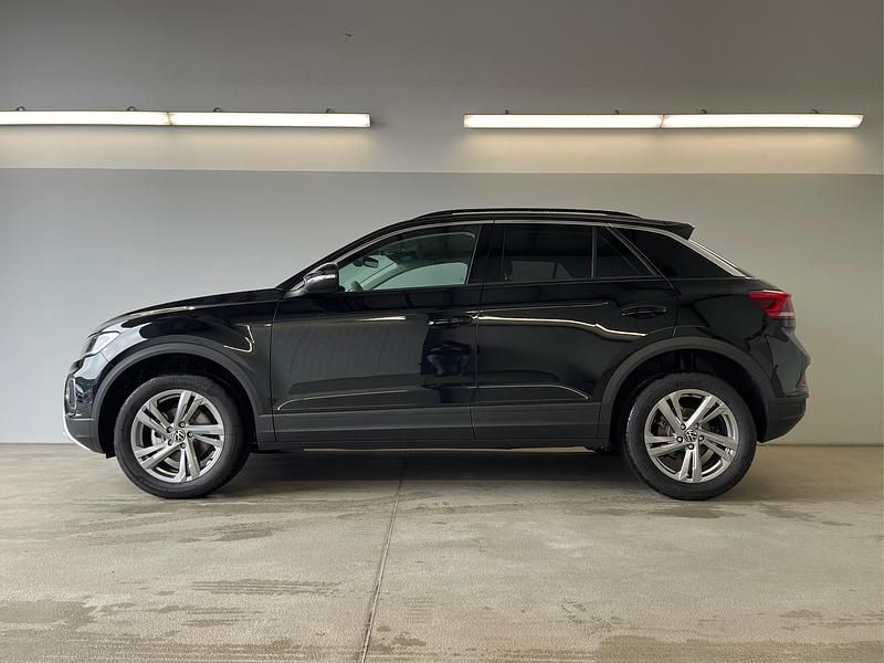 Neu VW T-Roc IQ Drive 150 PS (110 kW) 2025 [2t2t] deep black metallic [2t2t] deep black metallic SUV