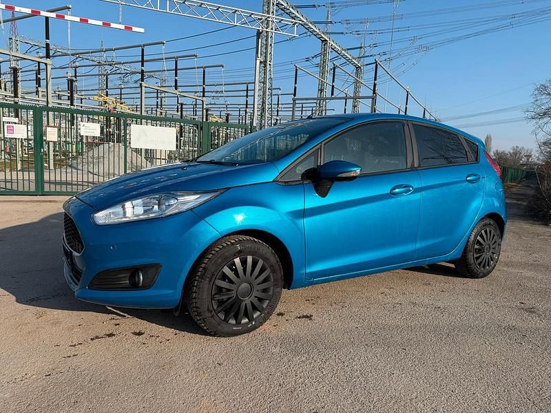 Gebraucht Ford Fiesta 101 PS (74 kW) 2016 Blau Kleinwagen