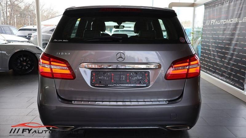 Gebraucht Mercedes B180 Style 122 PS (89 kW) 2018 Mountaingrau  met. Van / Kleinbus