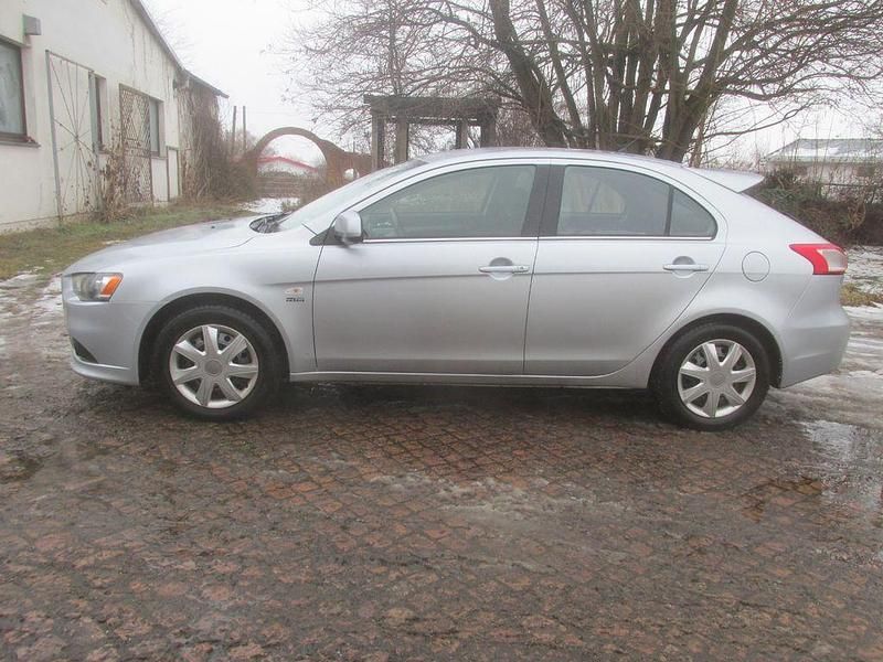 Gebraucht Mitsubishi Lancer 109 PS (80 kW) 2009 Silber Limousine