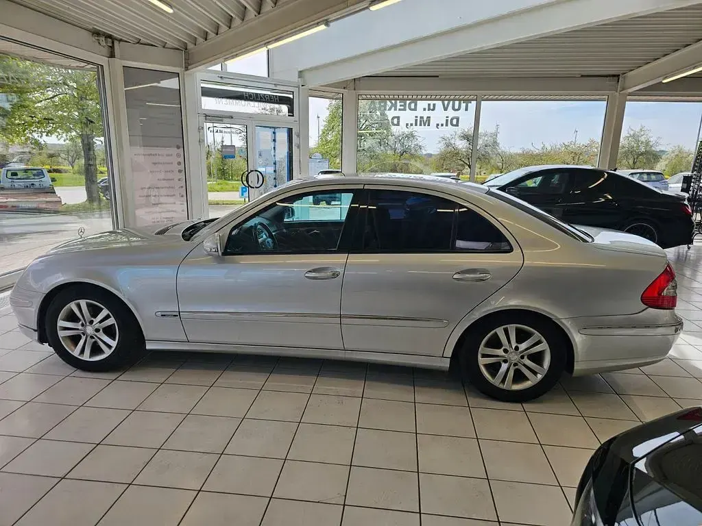Gebraucht Mercedes E200 Avantgarde 136 PS (100 kW) 2009 Silber Limousine
