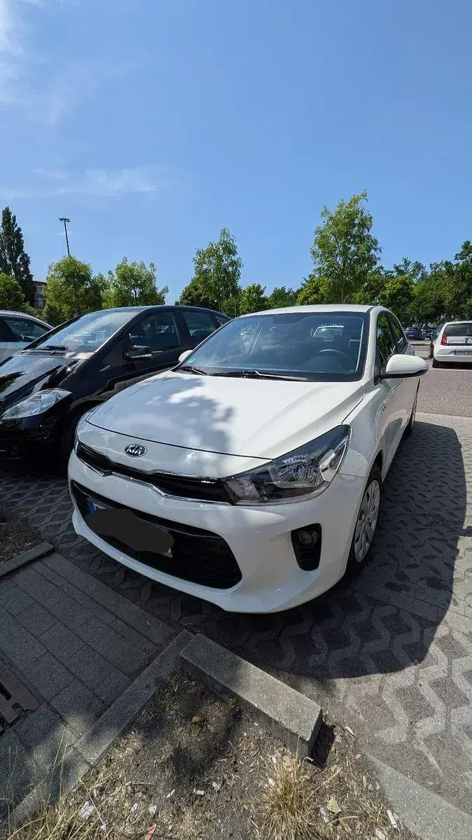 Gebraucht Kia Rio Edition 7 84 PS (61 kW) 2020 Weiß Limousine