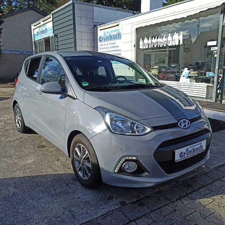 Gebraucht Hyundai i10 Style 67 PS (49 kW) 2014 Grau Kleinwagen