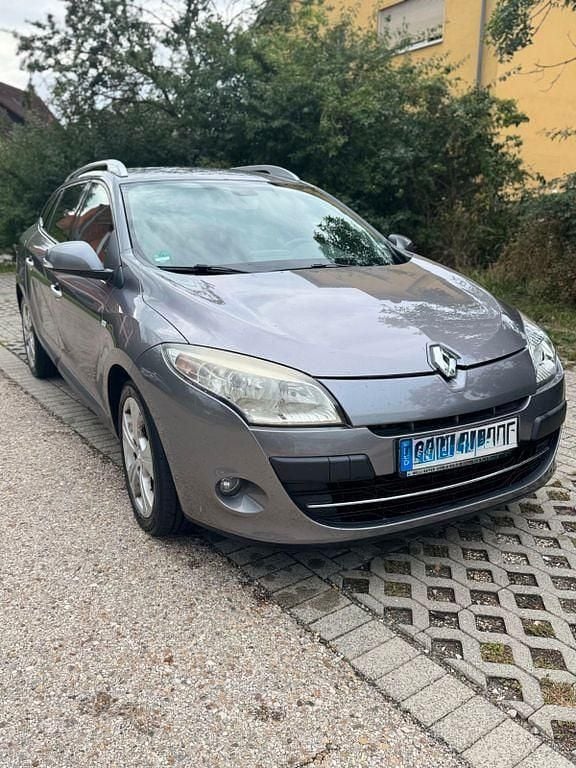 Gebraucht Renault Mégane III Dynamique 106 PS (77 kW) 2010 Grau Limousine
