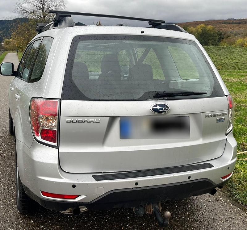 Gebraucht Subaru Forester 140 PS (102 kW) 2011 Silber SUV