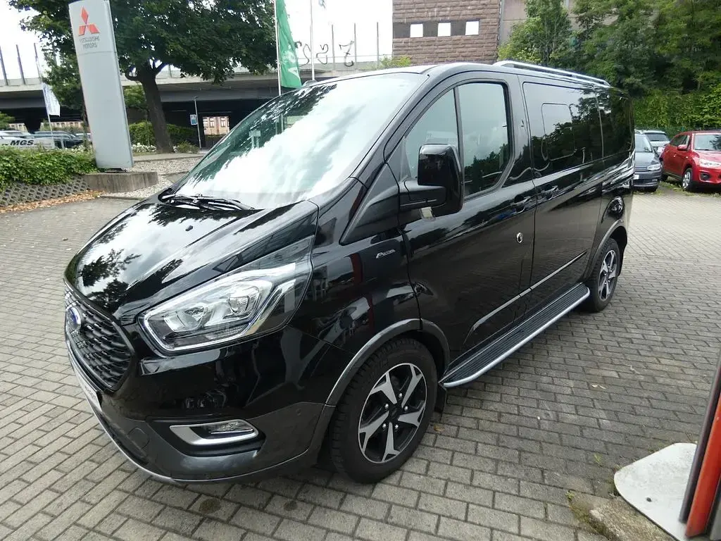 Gebraucht Ford Tourneo Active 170 PS (125 kW) 2024 Schwarz Van / Kleinbus