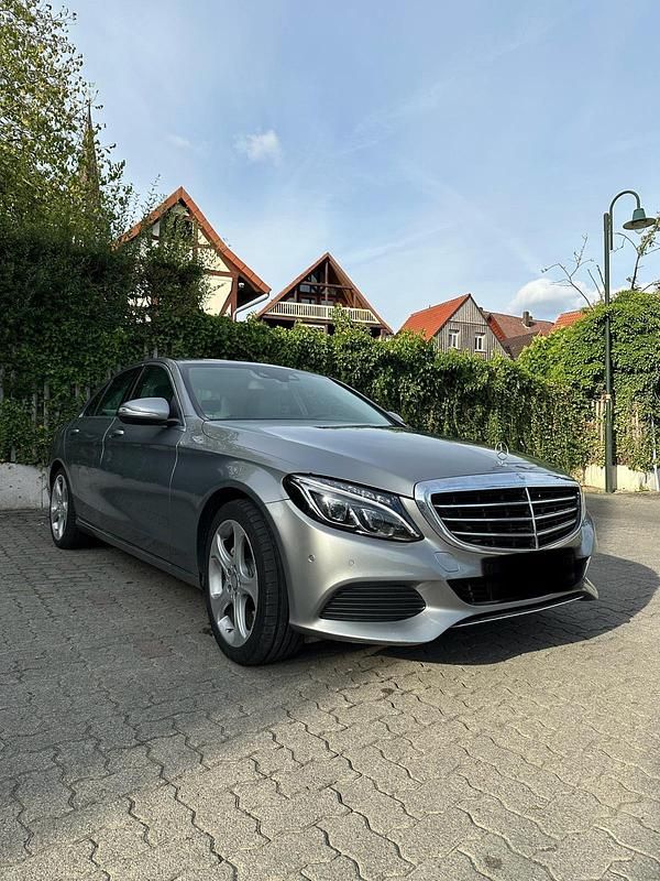 Silber Gebraucht 2016 Mercedes C220 Limousine | 19.200 € - Bild 1/4