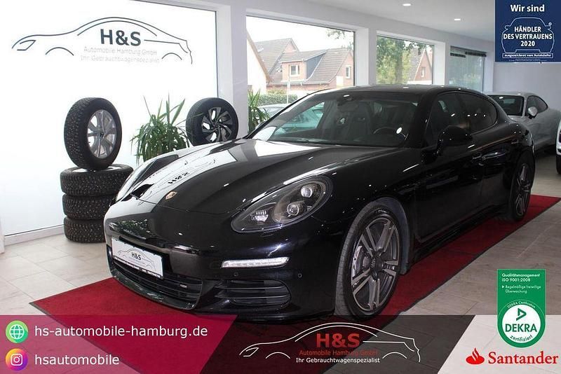 Tiefschwarz Gebraucht 2014 Porsche Panamera Limousine | 33.900 € (Fairer Preis) - Bild 1/4