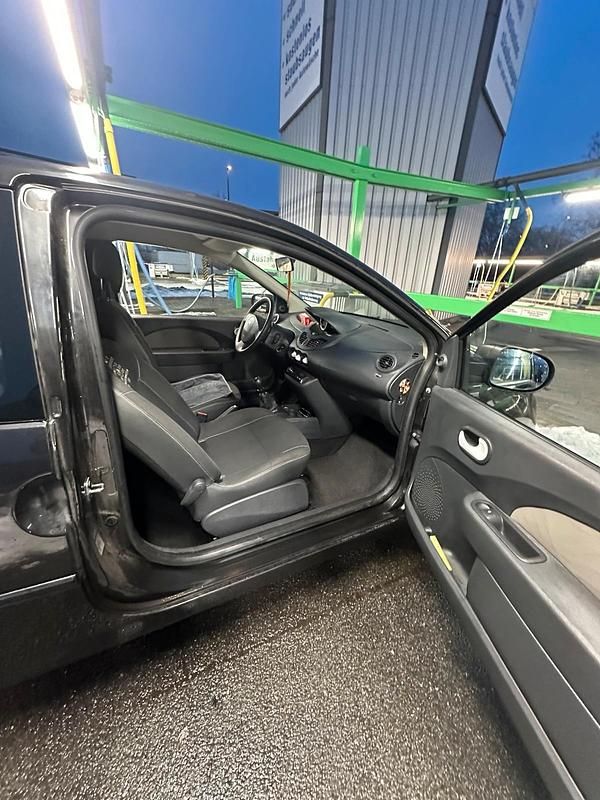 Gebraucht Renault Twingo 65 PS (47 kW) 2011 Schwarz Kleinwagen