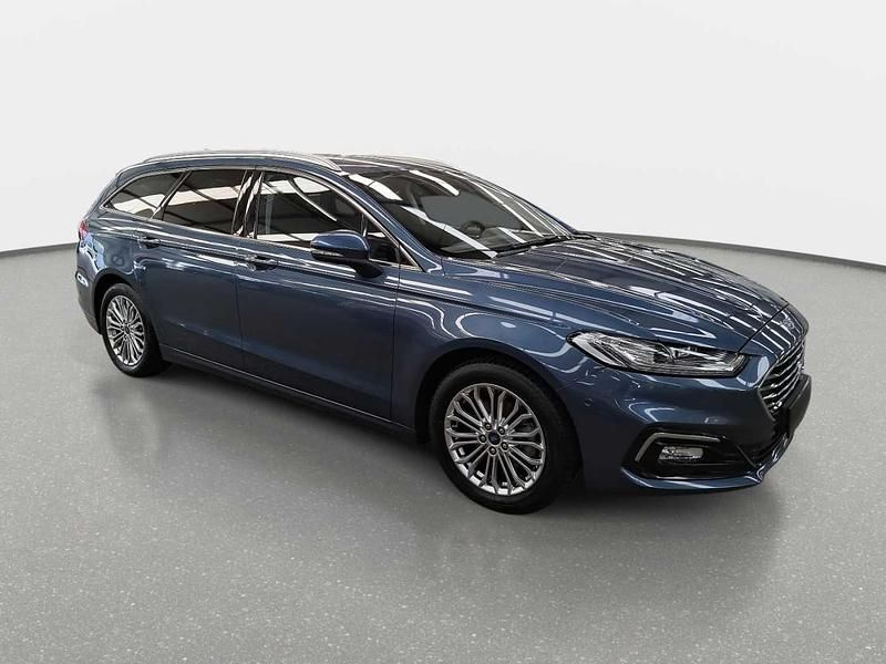 Gebraucht Ford Mondeo Titanium 140 PS (102 kW) 2022 Chromablau metallic metallic