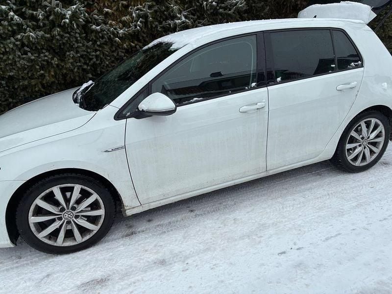 Weiß Gebraucht 2019 VW Golf Highline Limousine | 15.700 € (Guter Preis) - Bild 1/4