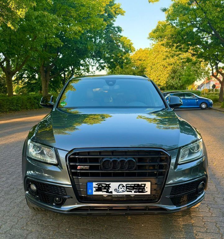 Grau Gebraucht 2017 Audi SQ5 Competition SUV | 27.200 € (Guter Preis) - Bild 1/4