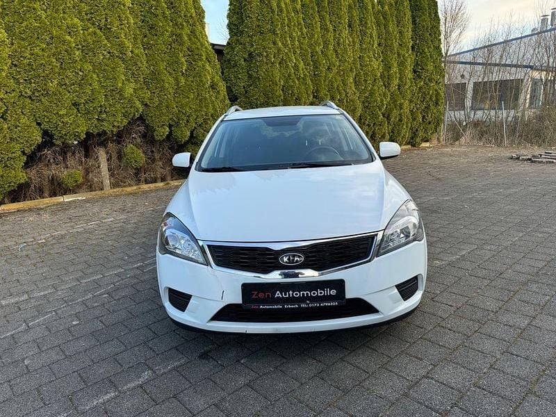 Gebraucht Kia Ceed Sportswagon Spirit 90 PS (66 kW) 2011 Weiß Kombi