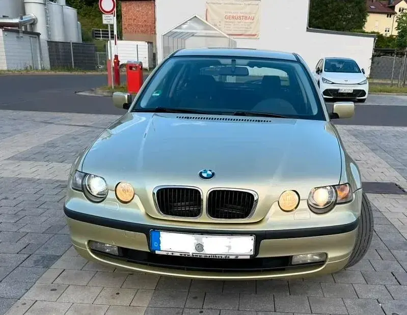 Gebraucht BMW 316 115 PS (84 kW) 2003 Gold Limousine
