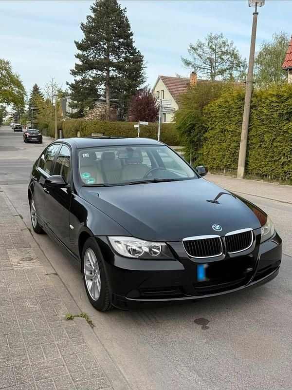 Używany BMW 320 150 KM (110 kW) 2005 Czarny Sedan/Limuzyna