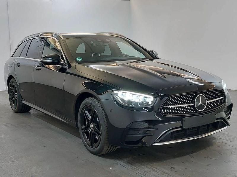 Schwarz Gebraucht 2022 Mercedes E300 AMG Limousine | 34.980 € (Superpreis) - Bild 1/3