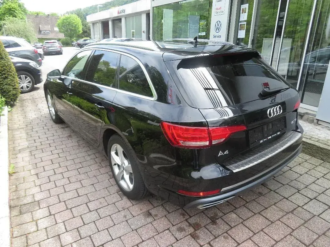 Gebraucht Audi A4 Sport 190 PS (139 kW) 2019 Schwarz Kombi