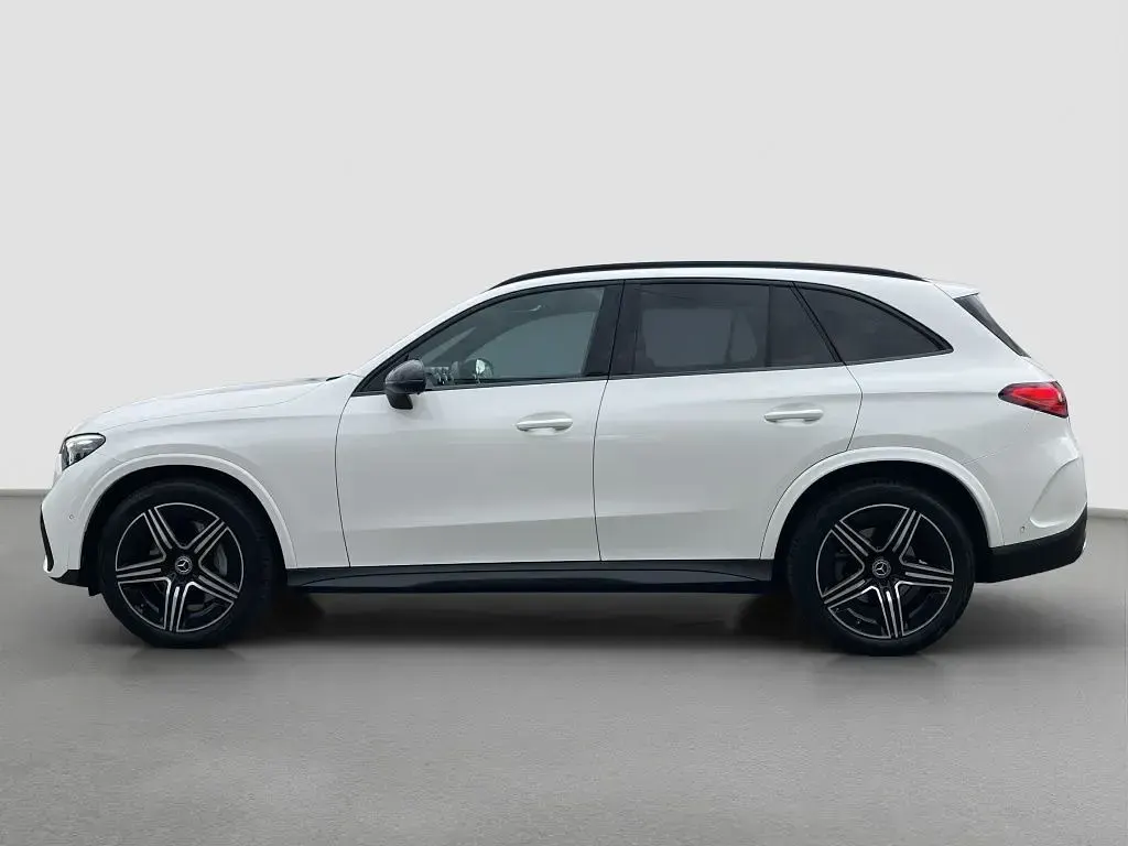 Gebraucht Mercedes GLC220 AMG 197 PS (144 kW) 2025 Unilack polarweiß SUV