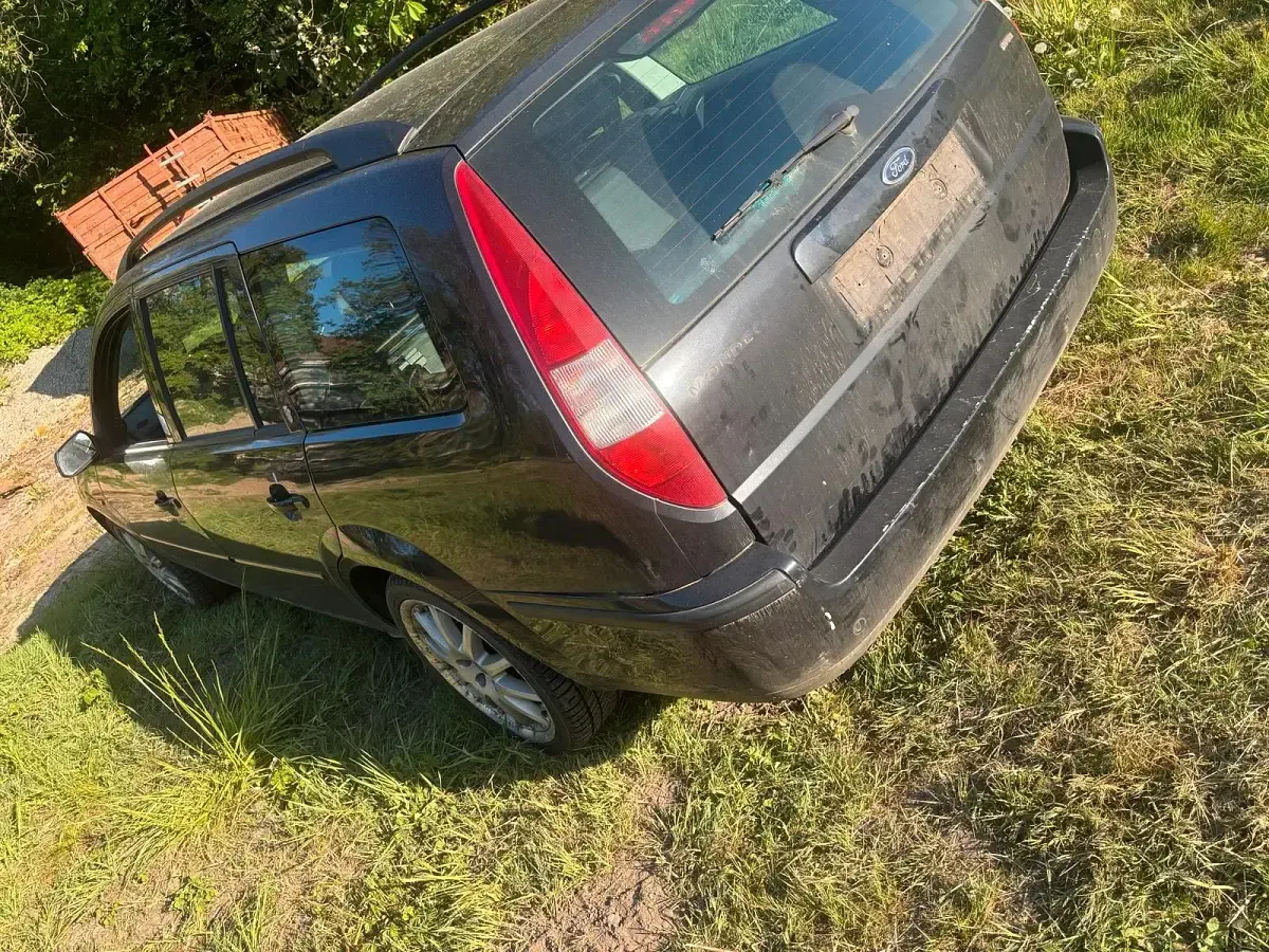 Używany Ford Mondeo 130 KM (95 kW) 2002 Czarny Kombi