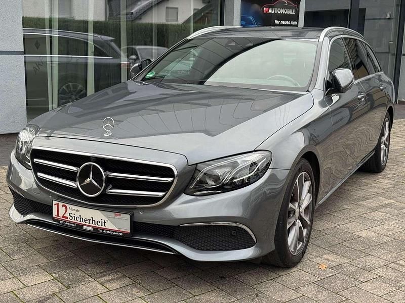 Grau Gebraucht 2018 Mercedes E220 Kombi | 26.990 € (Guter Preis) - Bild 1/4