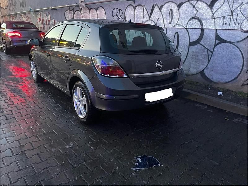 Gebraucht Opel Astra 90 PS (66 kW) 2009 Grau Kleinwagen