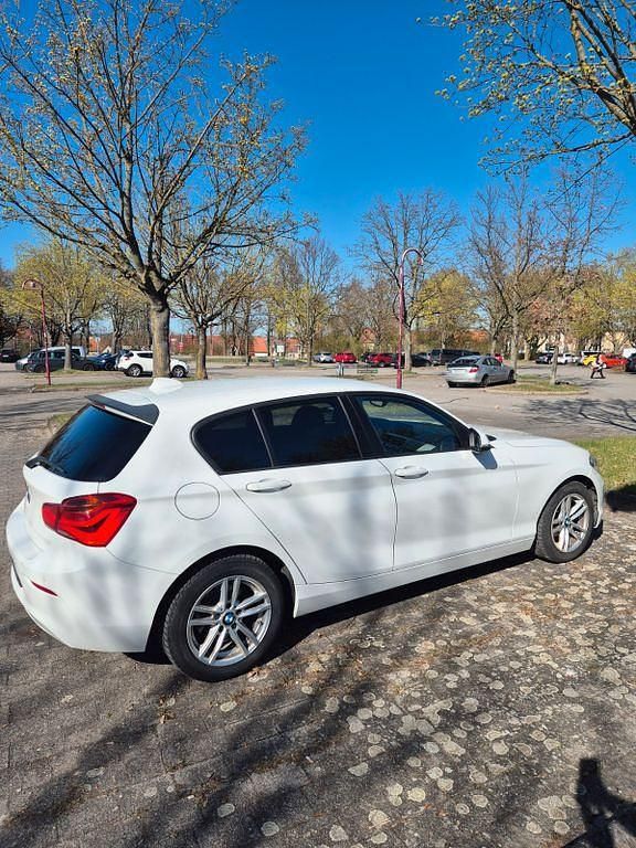 Gebraucht BMW 118 136 PS (100 kW) 2018 Weiß Kleinwagen